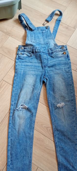 Zestaw ubrań dla dziewczynki  128-134