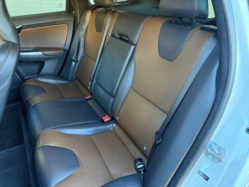 2016 Volvo XC60 T6 Drive-E