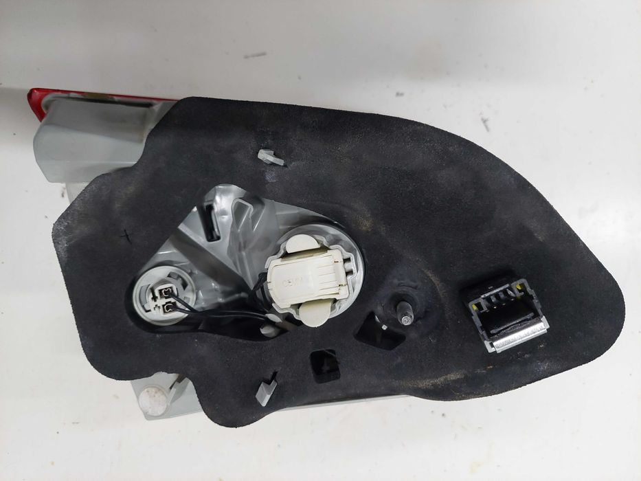 farolim direito mala 308