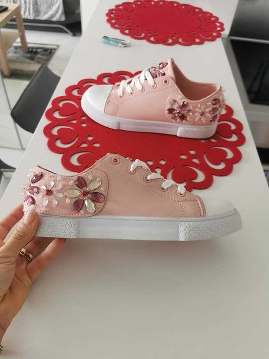 Różowe Wiązane Trampki Cyrkonie Biała Podeszwa Buty Damskie