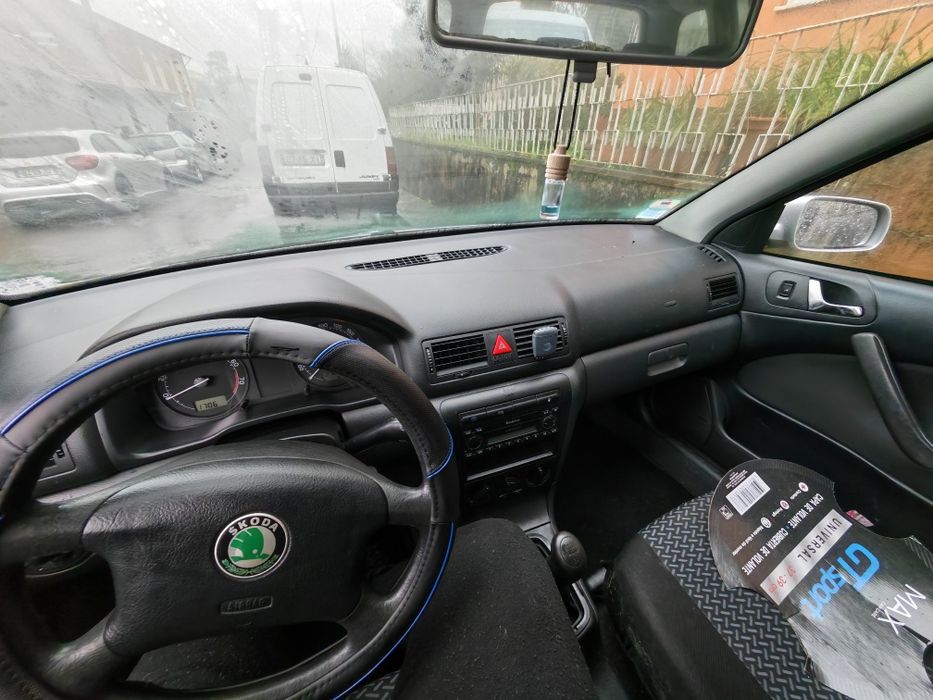 Skoda Octavia 1.6 Gasolina