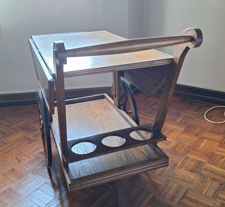 Carrinho de chá em madeira