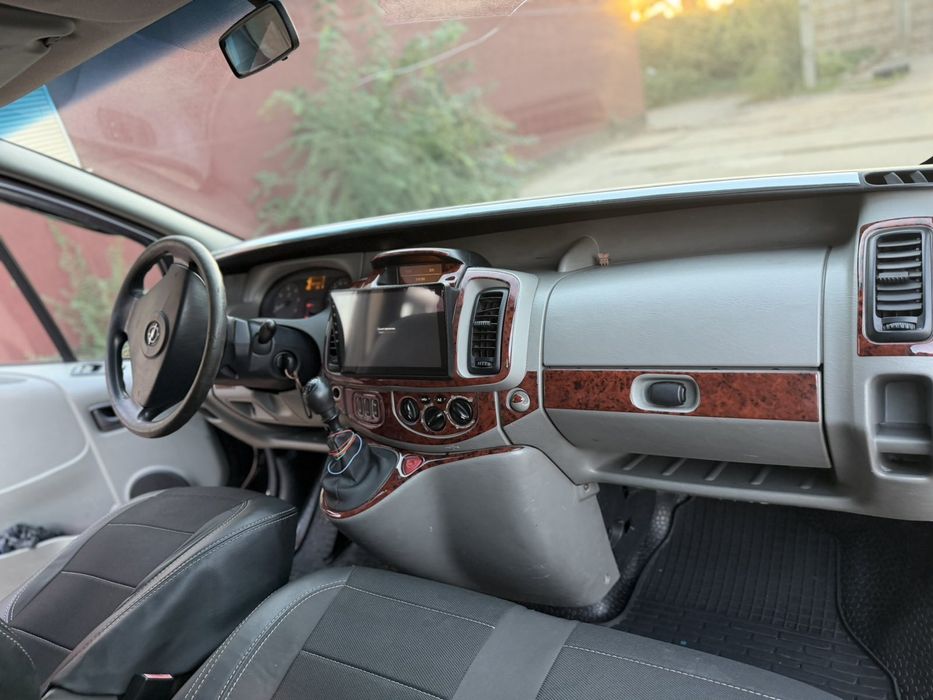 Продам Opel Vivaro 2.5