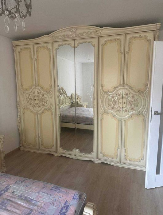 Продам 4к квартиру в самому Центрі.Готова до проживання.Вул П.Орлика