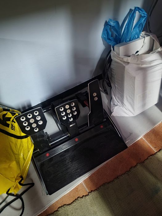 Fanatec 8nm + pedais v3 clubsport