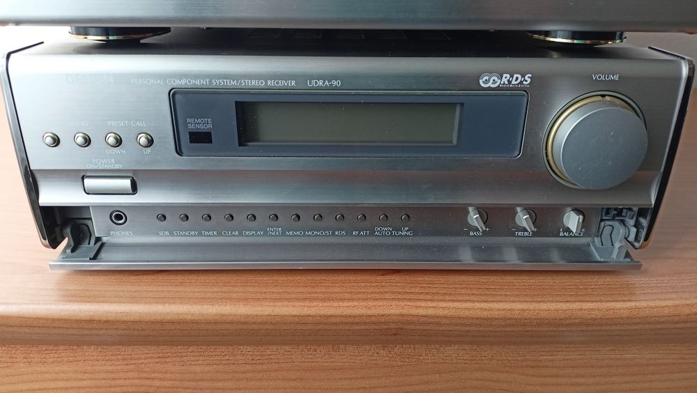 Wieża Denon D-90