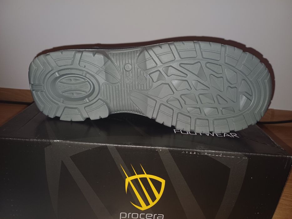 Pracownicy buty męskiej