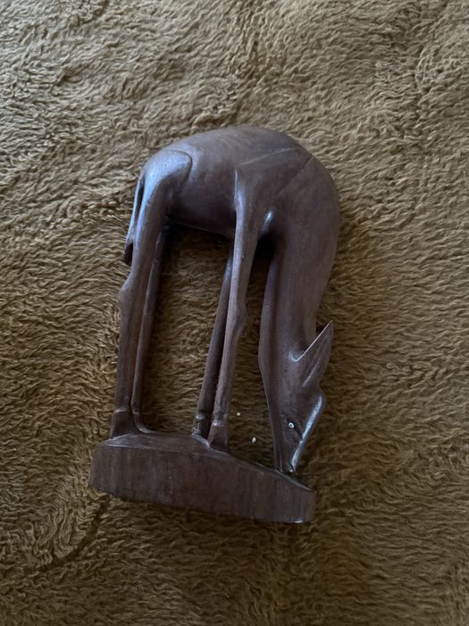 Vende-se esculturas antigas