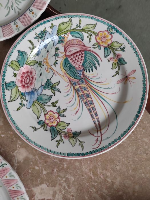 Pratos pintados a mão