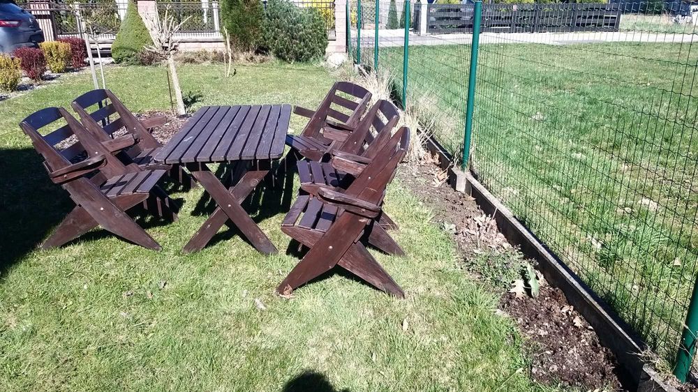 Komplet wypoczynkowy na taras, działkę.