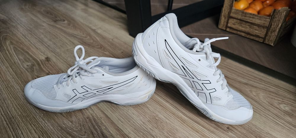 Asics gel Rocket 11 rozmiar 37.5  wkładka 23,5cm używane mało