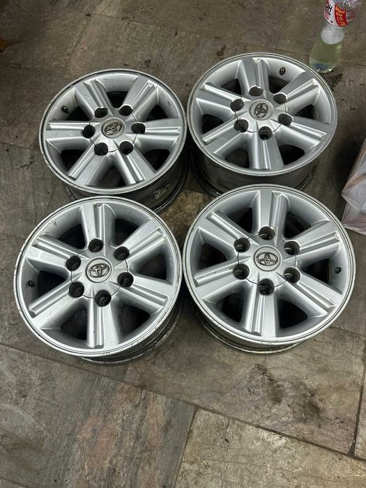 Диски R15 TOYOTA HILUX 7J 6x139.7 ET30 оригинал 426110KC21