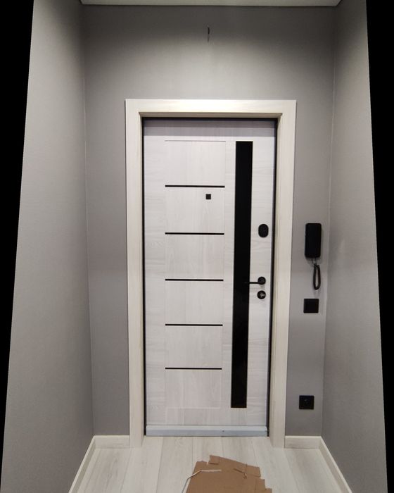 Монтаж межкомнатных дверей установка дверей установка МДФ плинтуса