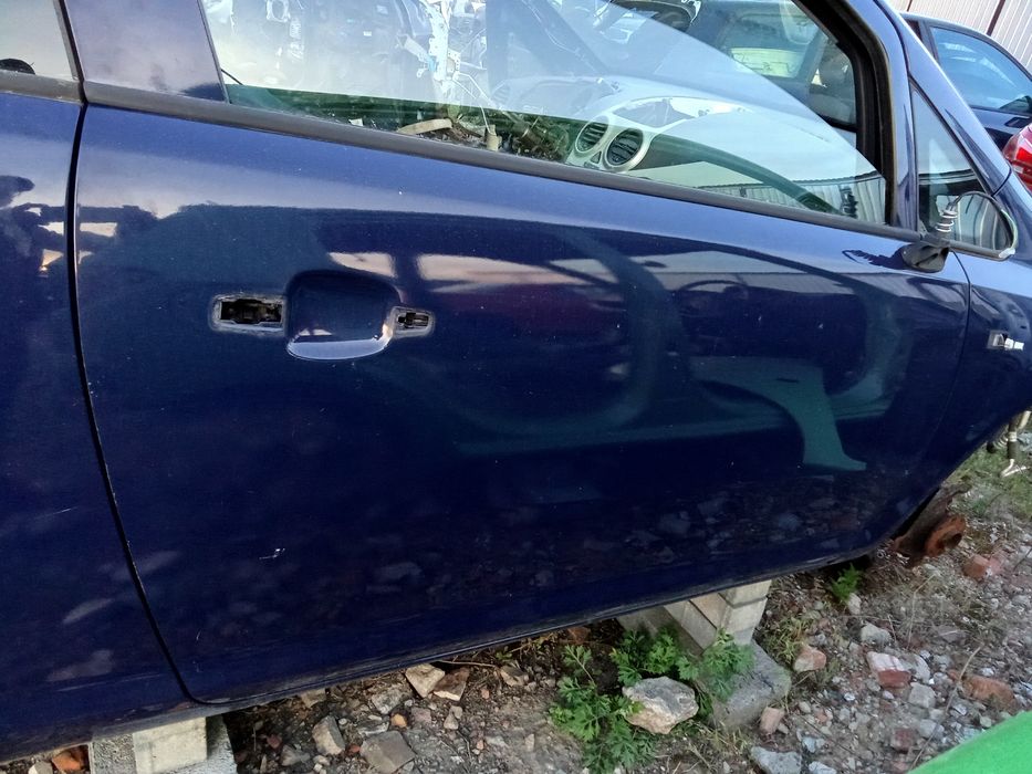OPEL CORSA D 3D drzwi przednie prawe kod lakieru Z20Z