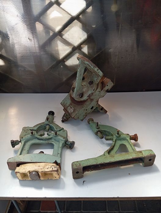 Продам хоббийную фрезерная приставка люнет не подвижный в коллекцию