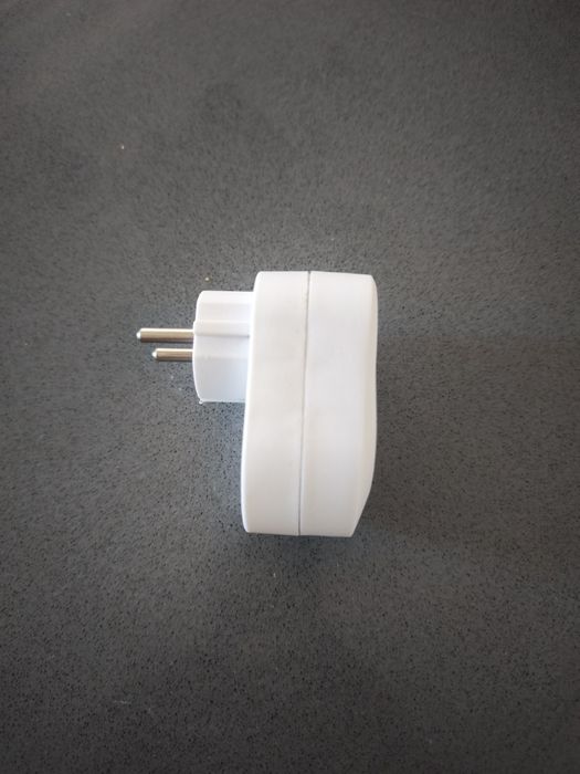 Ficha com Tomada e duas portas USB486312417669959682