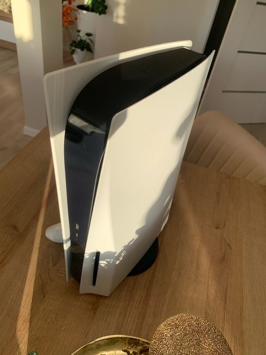 Playstation 5 z napędem + pad i gry w gratisie