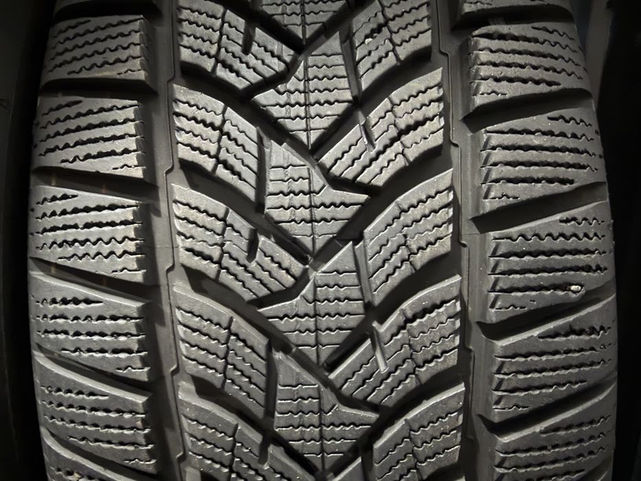 235/50 r 19 Dunlop 4шт.