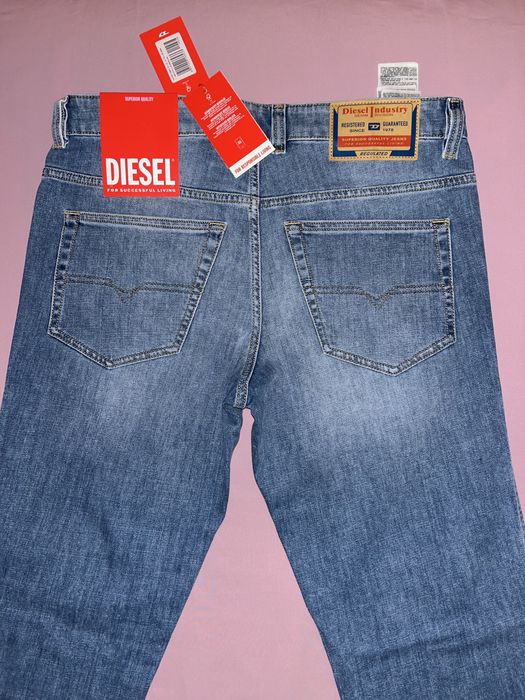 Wyprzedaż spodnie męskie Diesel.