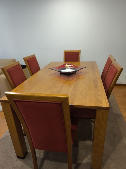 Móvel de sala de jantar com mesa e 6 cadeiras
