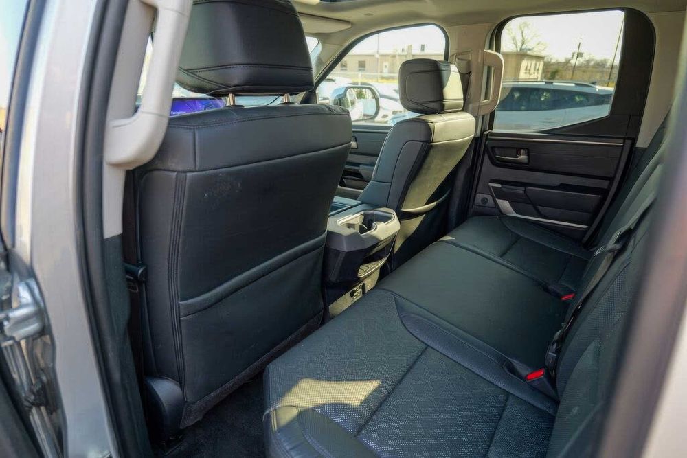Toyota Tundra      2022