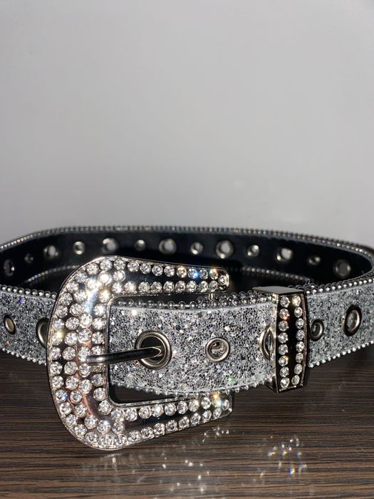 Nowy srebrny pasek w stylu y2k, z kryształkami