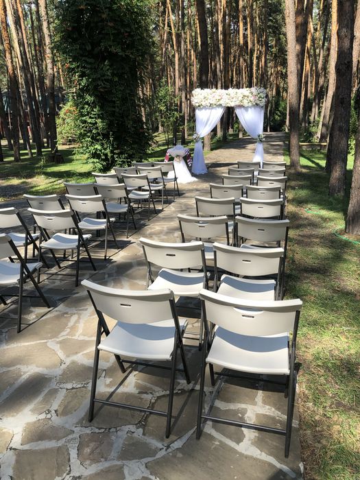 Оренда столів та стільців