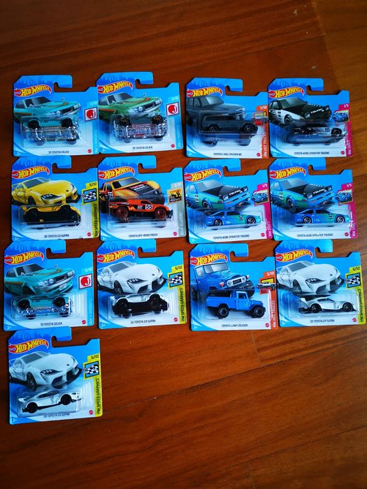 Toyota  hot wheels novo com portes incluídos