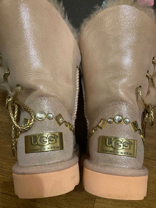 Оригинальные зимние кожаные сапоги угги UGG Australia