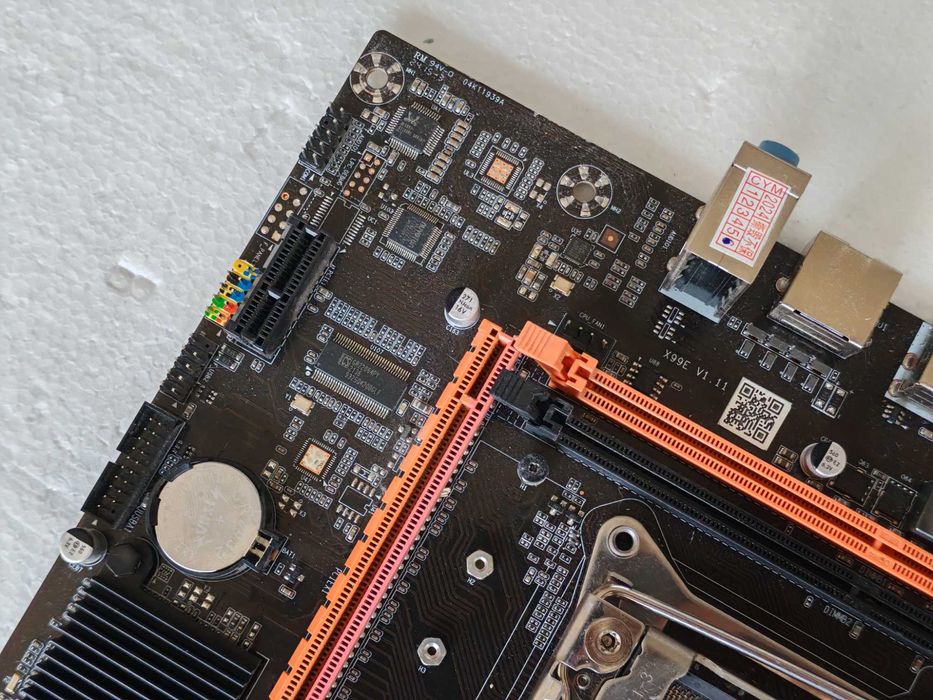 Материнская плата Huananzhi X99E-K4 H55 LGA2011-3 DDR4 под ремонт