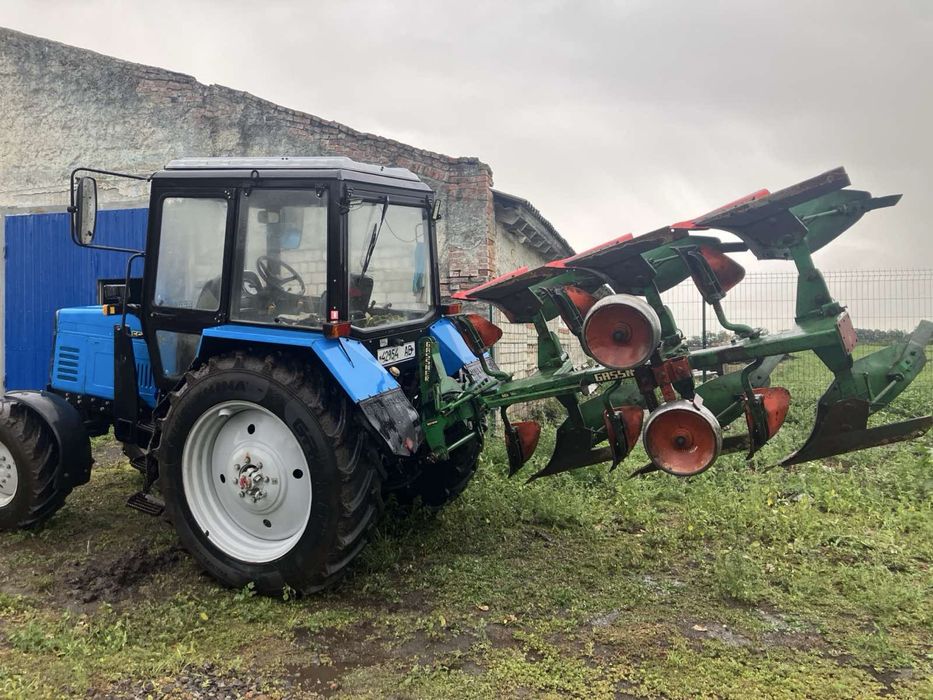 Продам плуг оборотний трьох корпусний