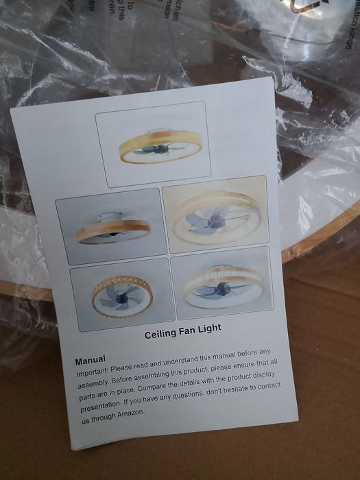 Lampa sufitowa z wiatrakiem