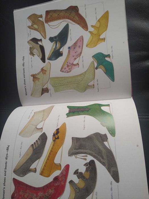 Moda sapatos. "Shoes" mais de 2.000 ilustrações. Livro de referência
