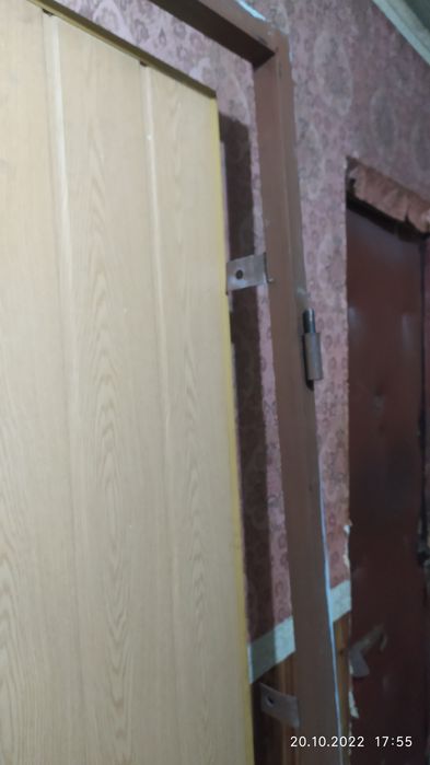 Продается металлическая дверь