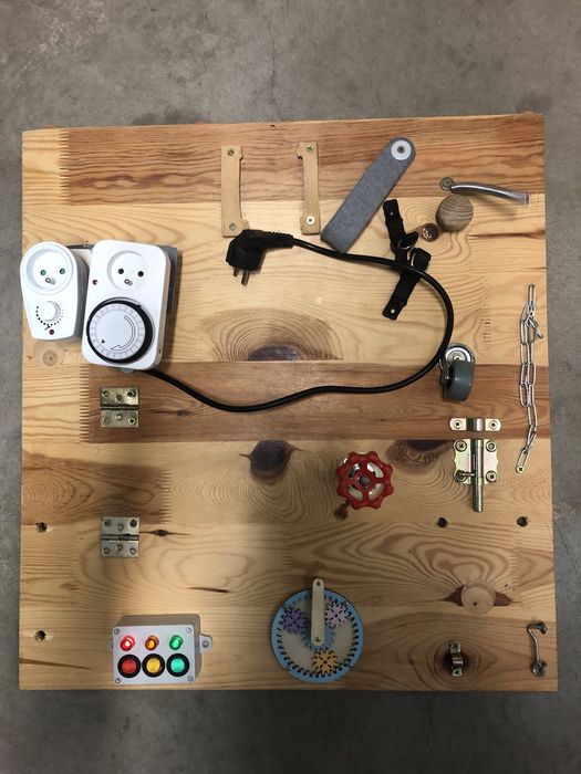 Tablica interaktywana montesori