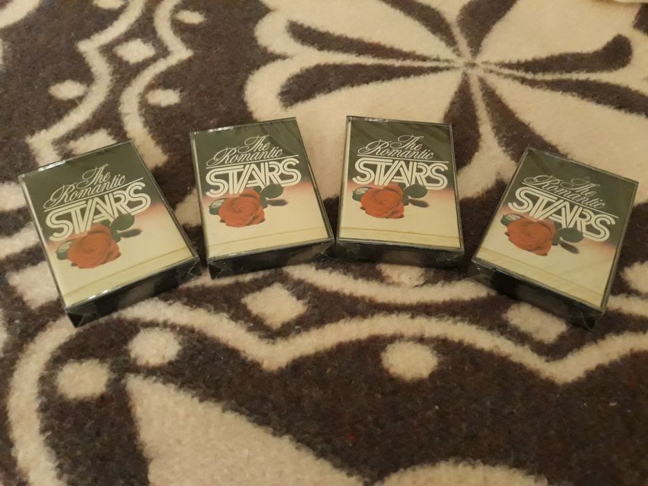 11 Cassetes vários.