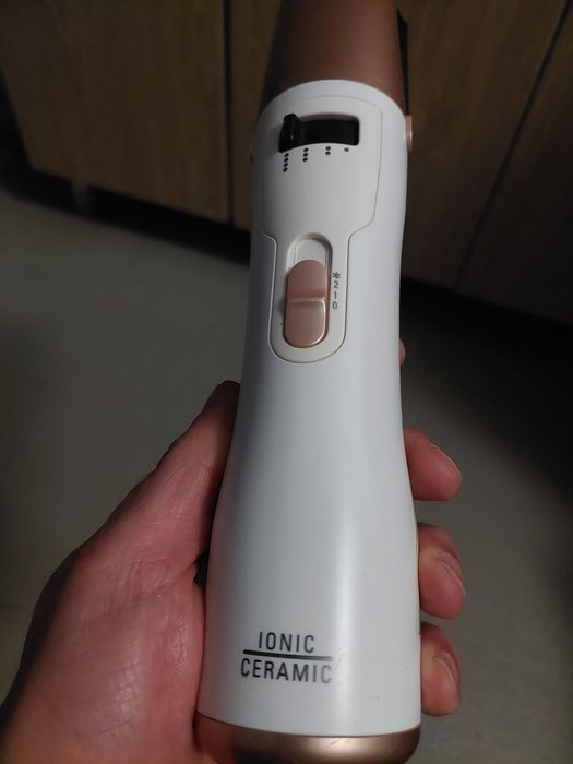 Фен-Щётка ,, ROWENTA,,