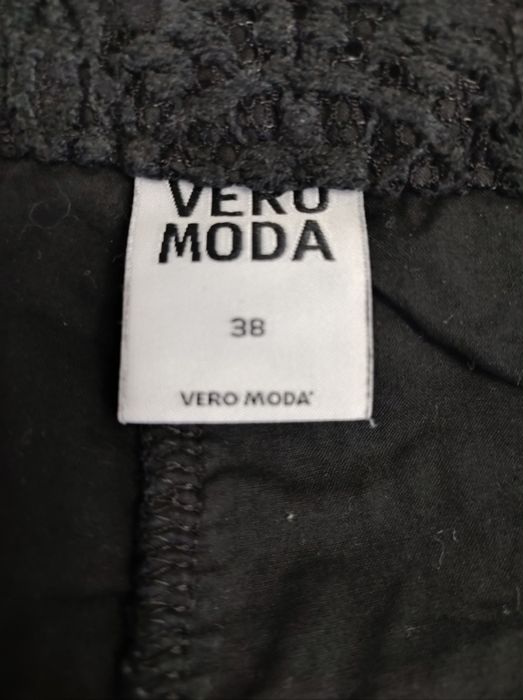 Krótkie spodenki koronkowe