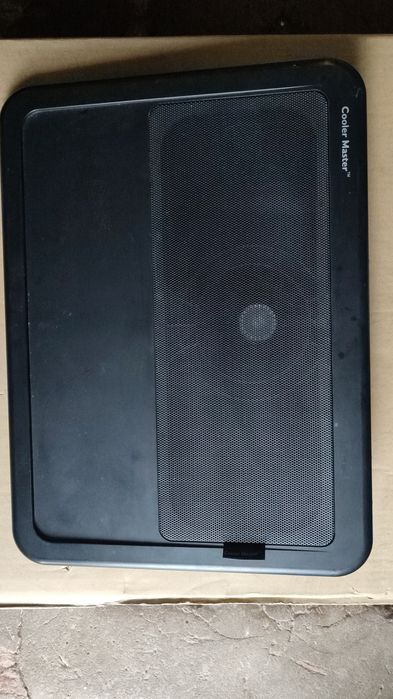 Base para portátil cooler master.