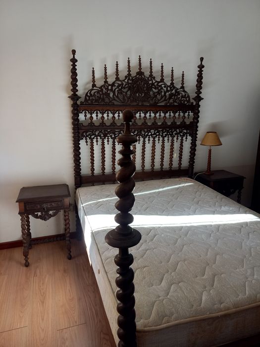 Mobilia de quarto antiga