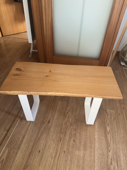 Mesa de centro em madeira e ferro