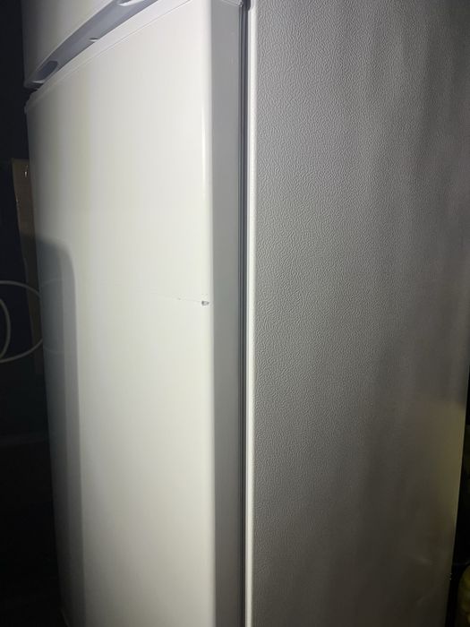 Продам холодильник Midea