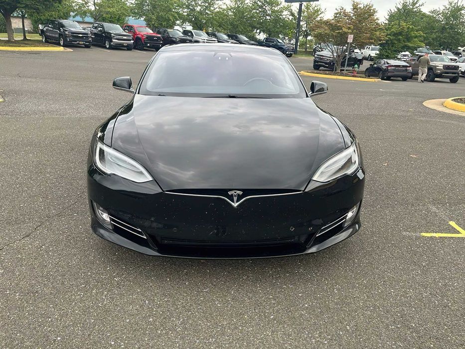 Tesla Model S      2016