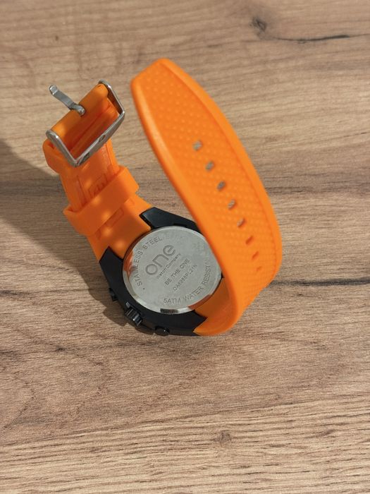 Relógio One Pantone