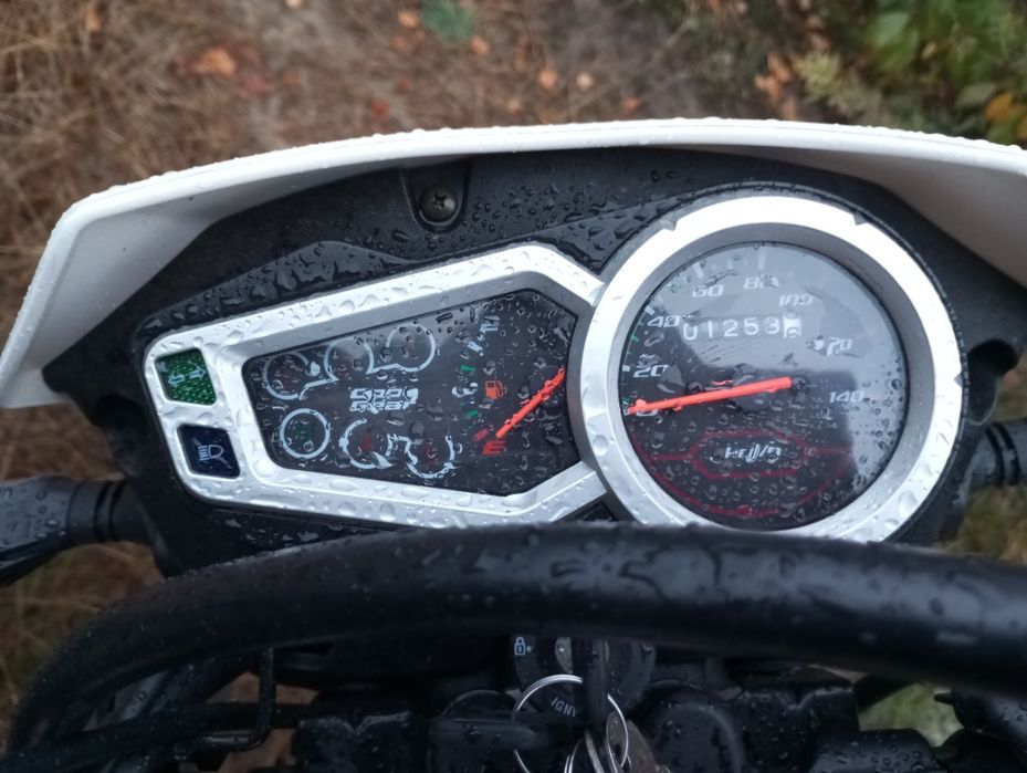 Продам мотоцикл loncin sx1 LX200GY-B