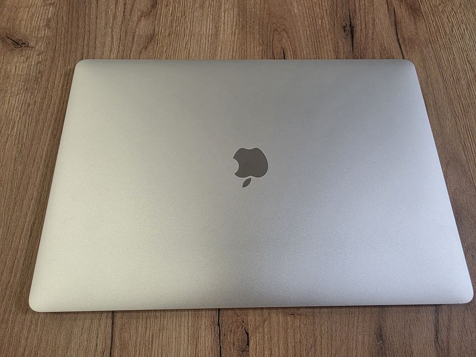 MacBook Pro A1990 (Z0WX) i9/32/512 GB, б/у, Battery health: 74%
