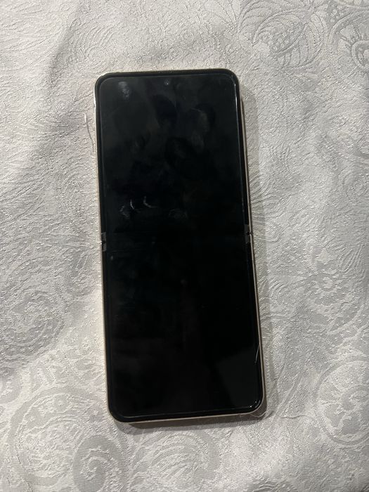 Samsung galaxy z flip 4