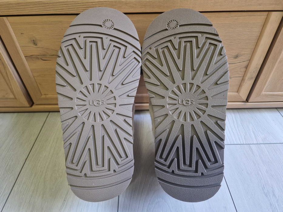 Kapcie UGG Funkette r. 38
