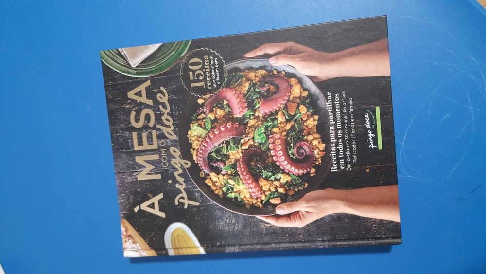 Livro Receitas "À mesa com o Pingo Doce"
