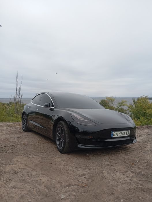 Tesla model 3 standard range